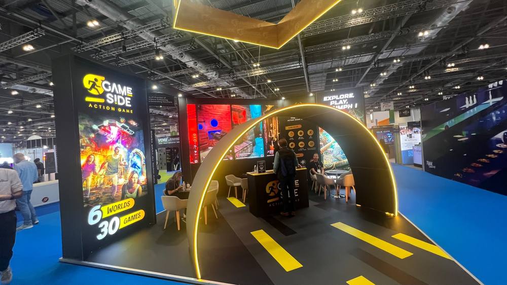 Game Side action game booth