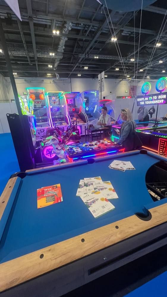 WIK amusement equipment booth